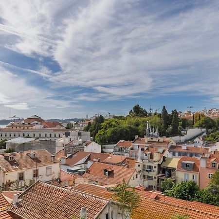 Sunny Design Apt In Praca Das Flores By Lovelystay Lisbon Bagian luar foto