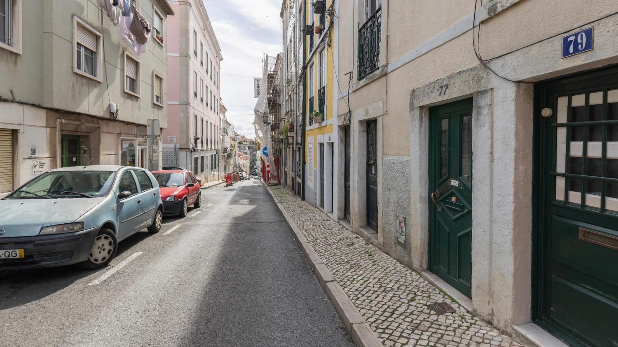 Sunny Design Apt In Praca Das Flores By Lovelystay Lisbon Bagian luar foto