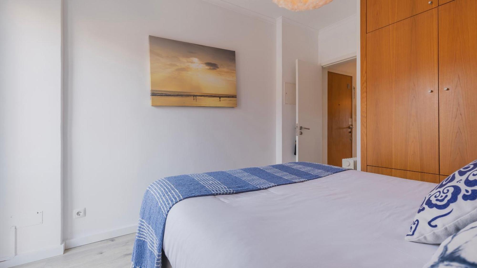 Sunny Design Apt In Praca Das Flores By Lovelystay Lisbon Bagian luar foto