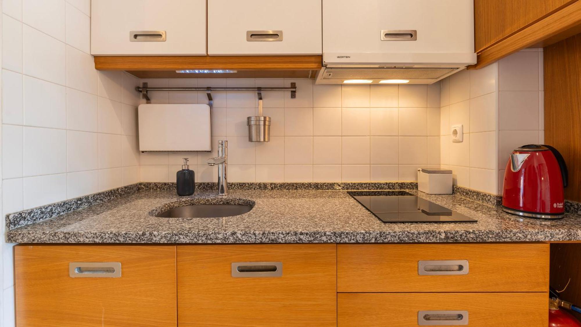 Sunny Design Apt In Praca Das Flores By Lovelystay Lisbon Bagian luar foto