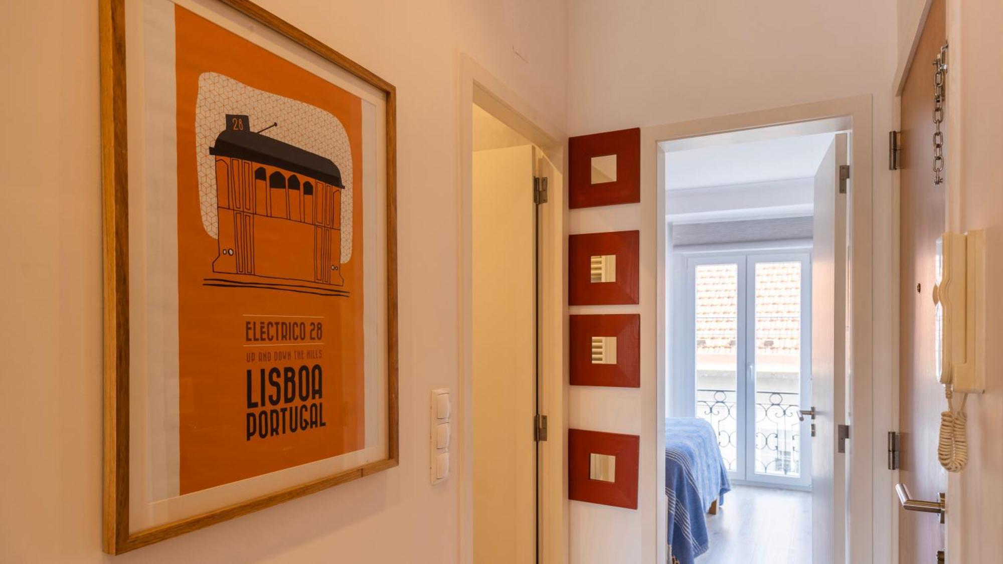Sunny Design Apt In Praca Das Flores By Lovelystay Lisbon Bagian luar foto