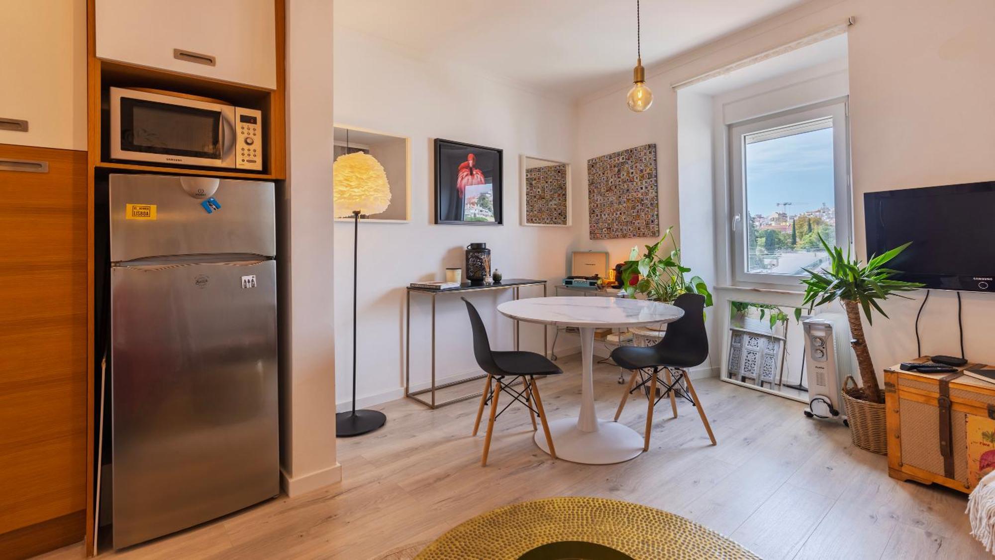 Sunny Design Apt In Praca Das Flores By Lovelystay Lisbon Bagian luar foto
